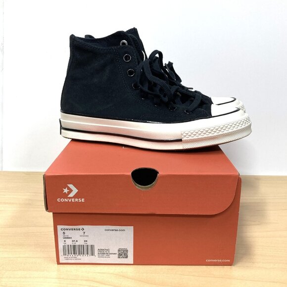 Converse Chuck 70 Hi Top Sneaker Unisex Sz W 7 / M 5 Black Suede NEW Minor Flaw - Picture 1 of 11